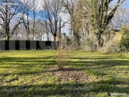 franqueville centre 1400 m2■- centre de franqueville saint pierre■- proche toutes commodit