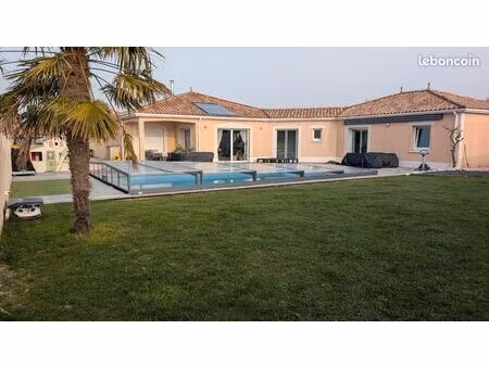 maison familiale 4 chambres + bureau (5ème possible) avec piscine chauffée et jacuzzi