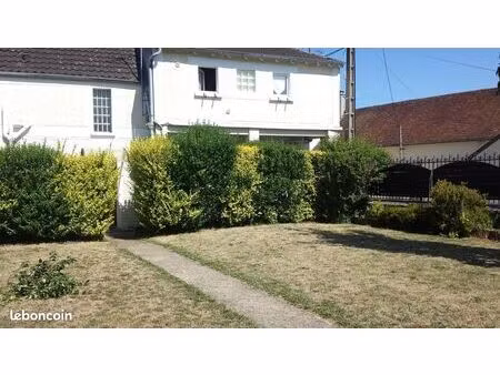 maison 3 pièces environ 75m2-surface au sol 85m2