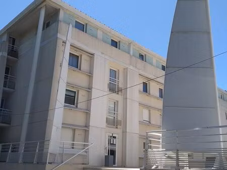 studio au calme  location entre particuliers  disponible proche de la fac  stationnement c