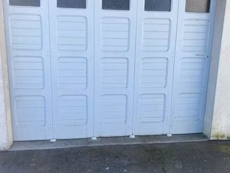 location box/garage/parking