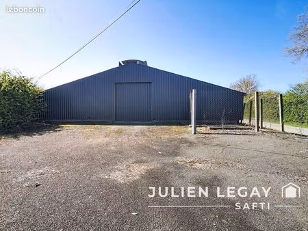 local 2295 m² le bourdet