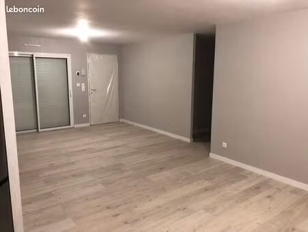 maison récente climatisée 3 chambres + garage