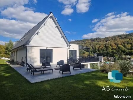 propriété 6 pièces 322 m²