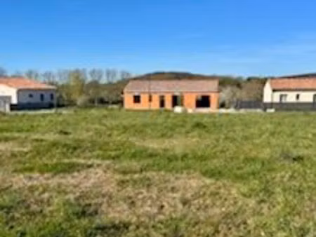 terrain viabilisé 717 m2