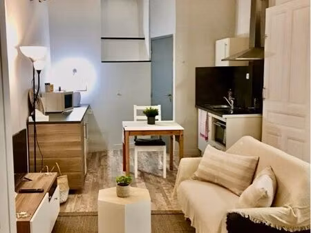 grand studio meublé clé en main – avignon intra-muros – rue thiers