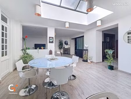 loft 8 pièces 213 m²