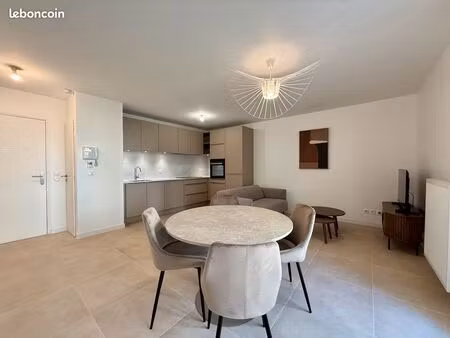 à louer – location meublée 2 pièces rénové avec balcon et parking – saint-julien-en-genevo