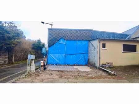 terrain constructible ( avec permis de construire valable toujours en cours )