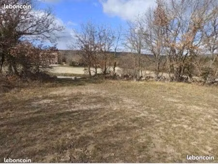 terrain agricole près de gordes 2400 m²