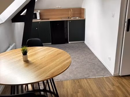 f2 de 30m2 meublé et refait à neuf