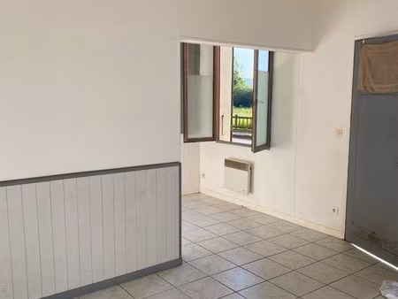 apparemment f2 à louer