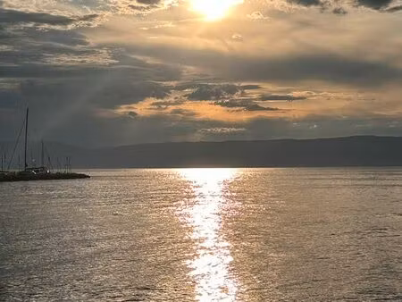 fond evian bail tous commerces