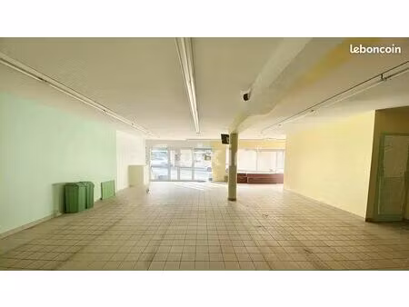 local commercial 240 m² thorens-glières