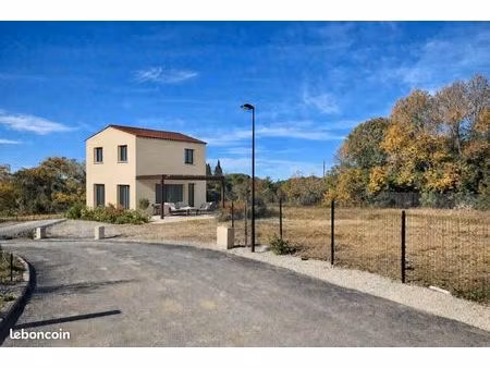 terrain 407 m² cadenet