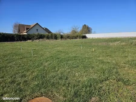 terrain 783 m² poulainville