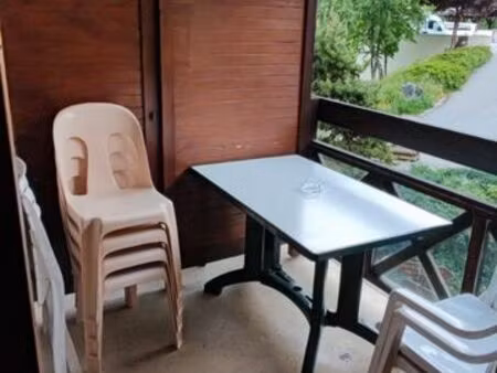 location studio meublé