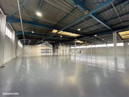 local industriel 2 339 m²