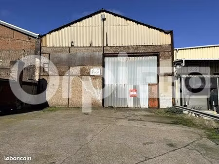 local d'activité 1 488 m²