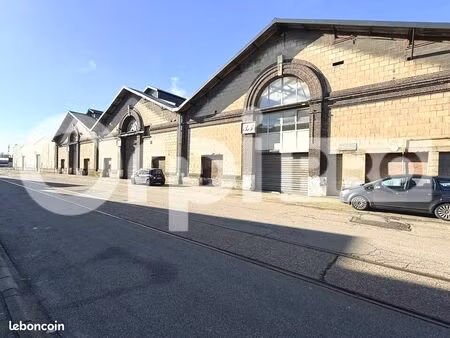 local d'activité 3 486 m²