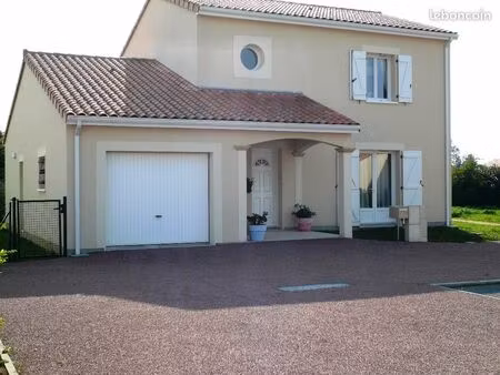 maison à louer à fontaine le comte (86240)