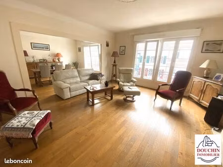 appartement 4 pièces 147 m²