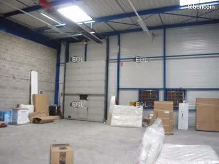 local bureaux 1 063 m²