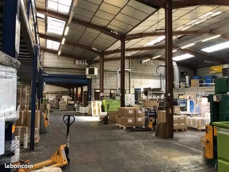 local bureaux 3 900 m²