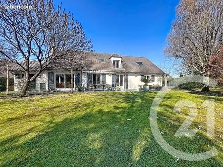 maison 8 pièces 199 m²