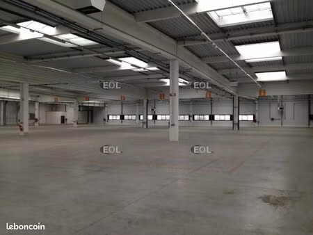 local bureaux 4 662 m²