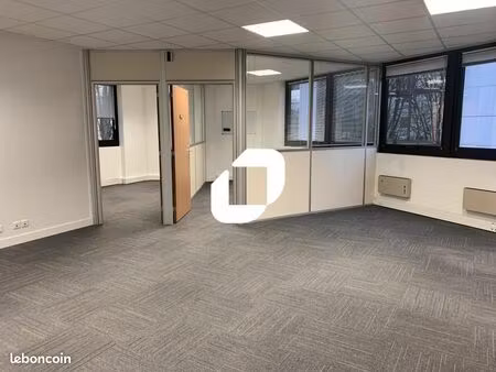 bureau 871 m²