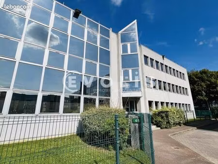 bureaux 1 122 m²