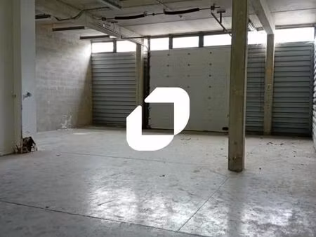 local d'activité 293 m²