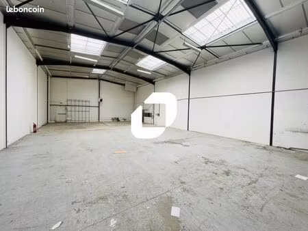 local d'activité 250 m²