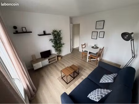 studio meublé 30 m² exposition est – 2ème étage + balcon + parking – secteur quai georges 