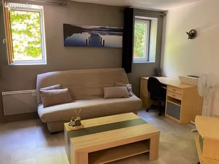 studio meublé 25m2 + parking privé