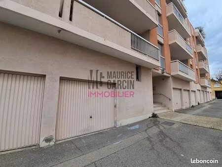 parking/box 16 m² carpentras