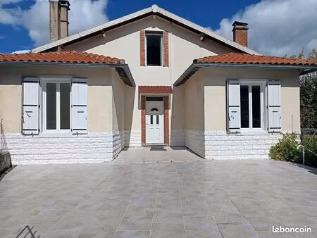 maison rénovée 3 chambres  dépendance  jardin et terrasse