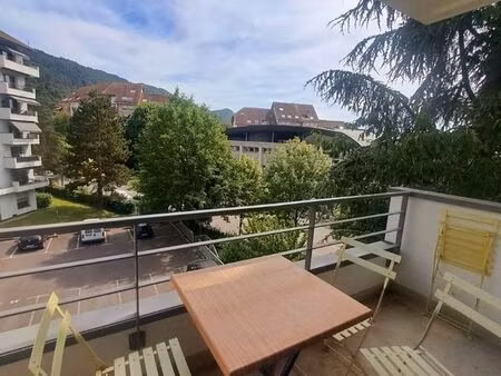 t3 centre ville avec place parking