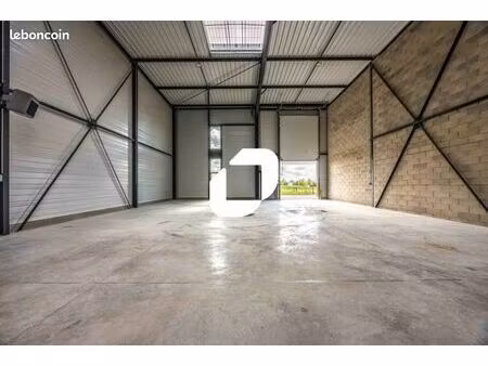 local industriel 258 m²