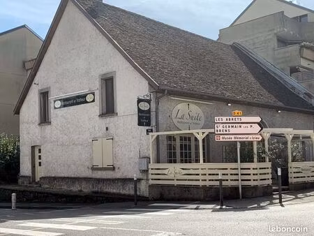 murs commerciaux 180m²