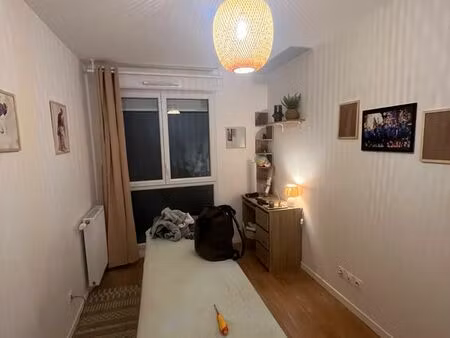 ostéopathe propose sous-location de son cabinet situé avenue de la résistance à chelles (7