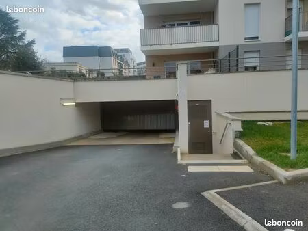 a louer garage box neuf champs sur marne