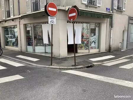 local commercial fontainebleau centre ville