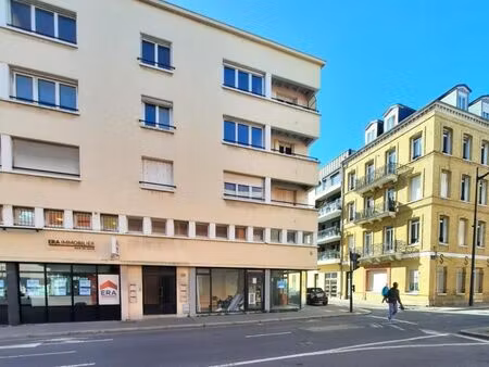 local commercial 99 m²