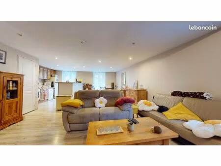 maison 7 pièces 148 m²