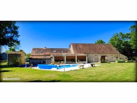 propriété 6 pièces 174 m²