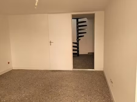 location maison de village