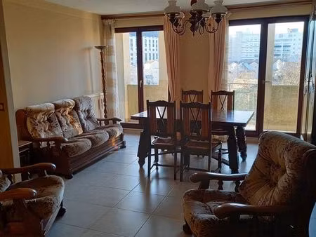 appartement de 97 m2  avec 5 pièces  dans une résidence de standing  proche rer  commerces