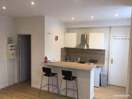 joli studio meublé et totalement rénové